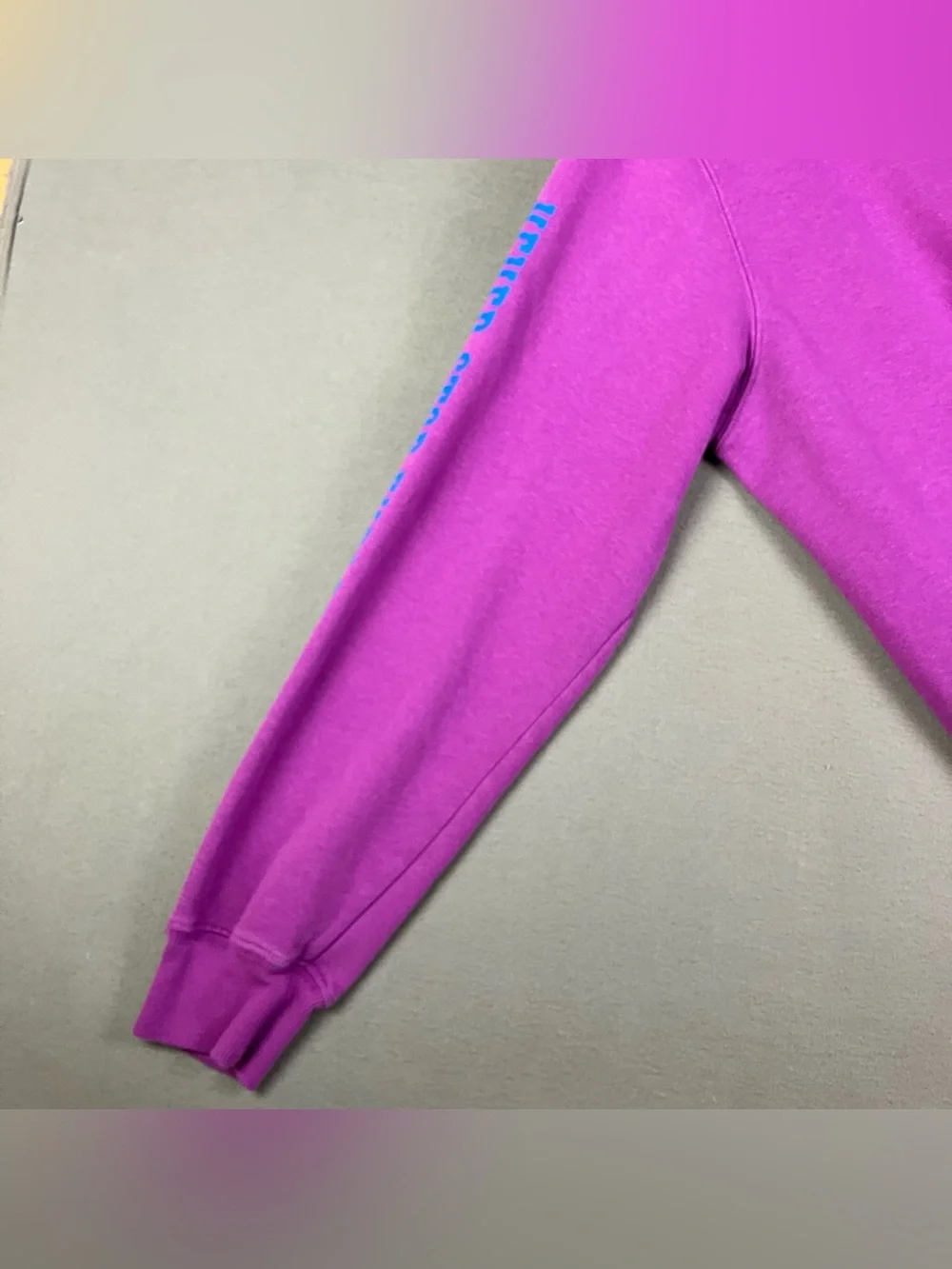 The North Face Men’s Size M Hoodie Sweatshirt Purple Never Stop Exploring Logo.
